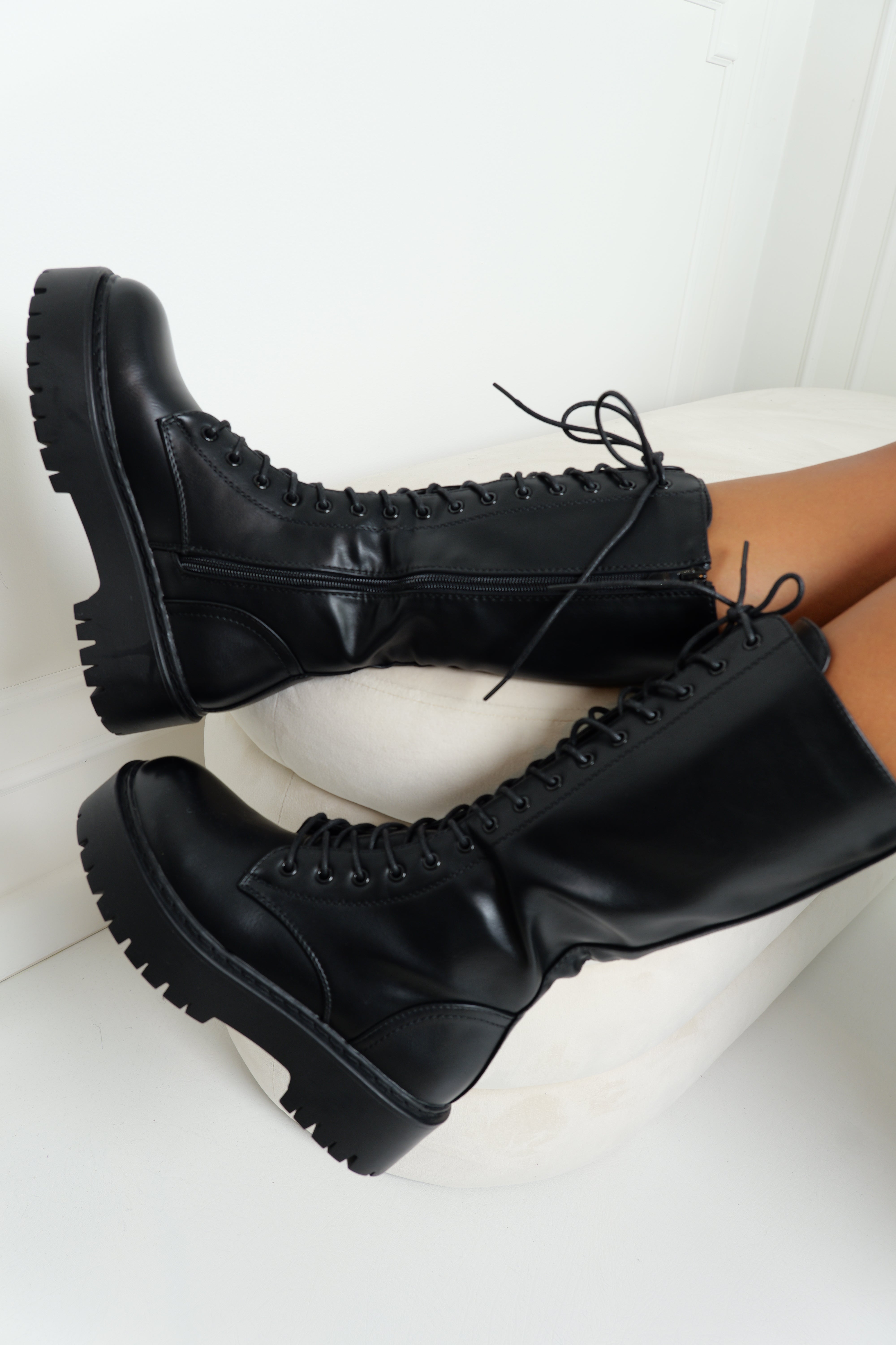Bottes haute à lacet / black
